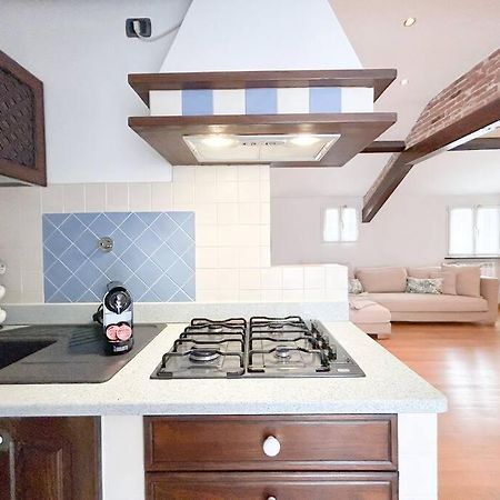 Appartement Elegante Mansarda 300Mt Dal Mare - Centro - Wifi à Savone Extérieur photo