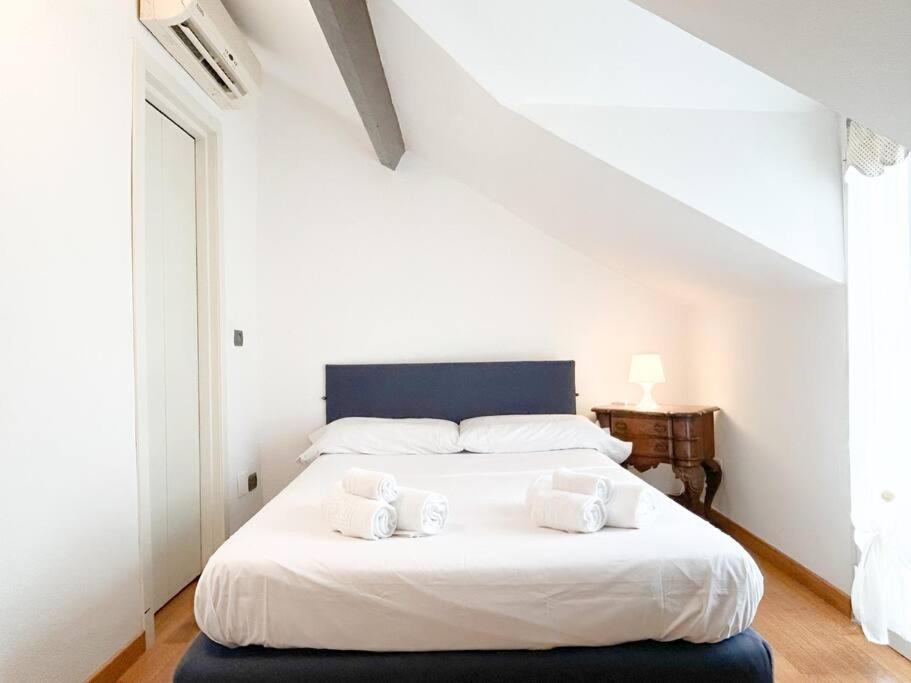 Appartement Elegante Mansarda 300Mt Dal Mare - Centro - Wifi à Savone Extérieur photo